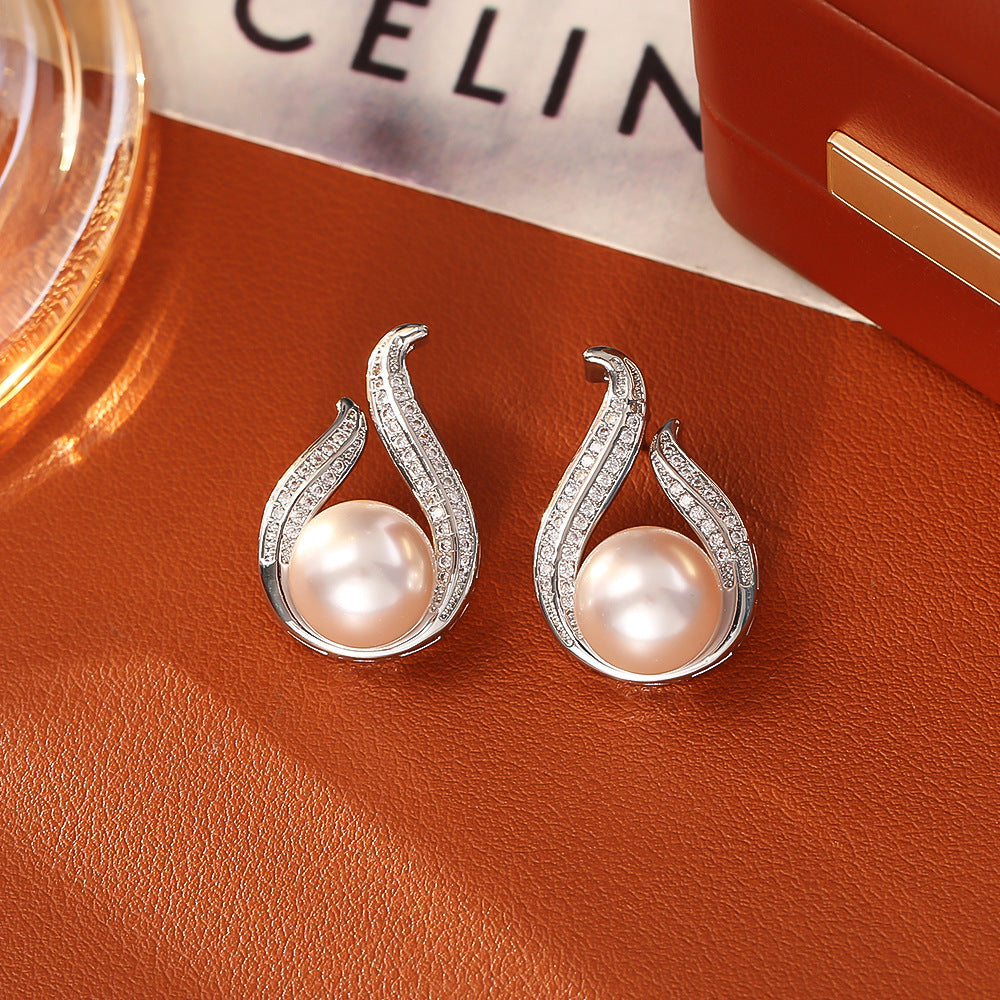 Glass Pearl Stud Earrings High-end Fashion Exquisite