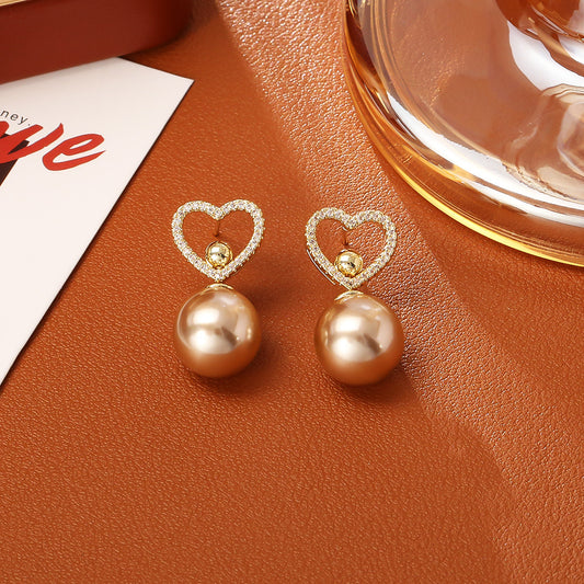 Classic Heart Pearl Stud Earrings Fashionable And Elegant