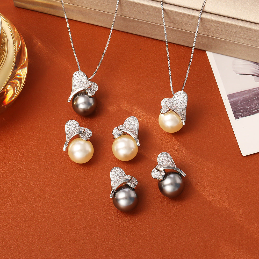 Pearl Leaf Necklace High-end Fashion Exquisite Fashion