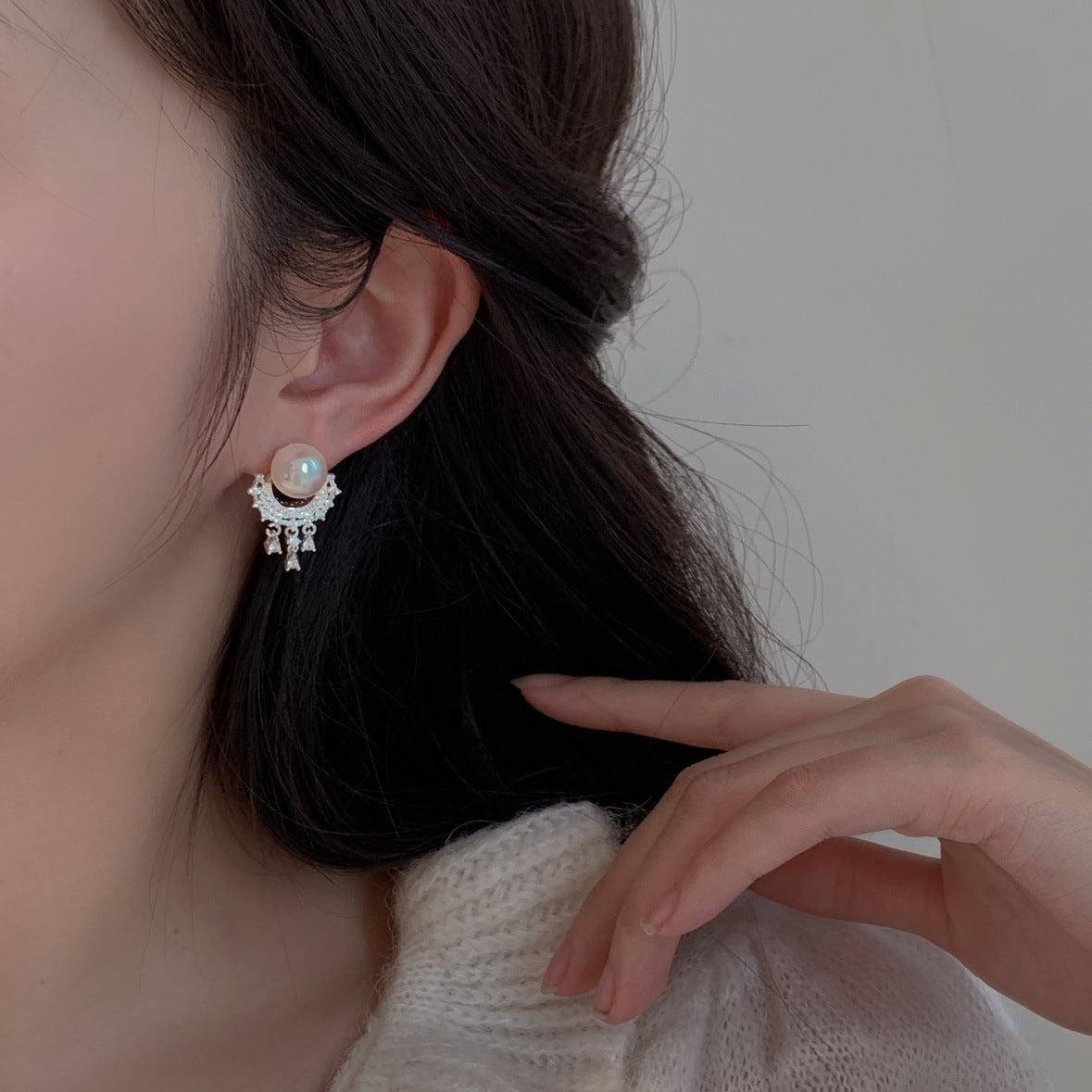 High-grade Earrings Elegant Graceful Small And Exquisite Water Drop Tassel Earrings